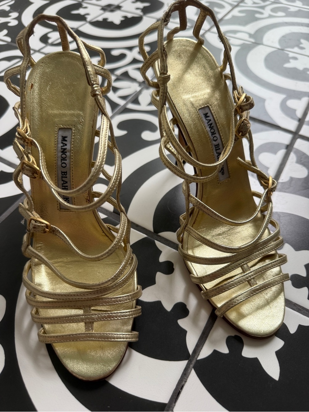 Manolo Blahnik Gold Metallic Strappy Heels Sandals Size 39 / US 9